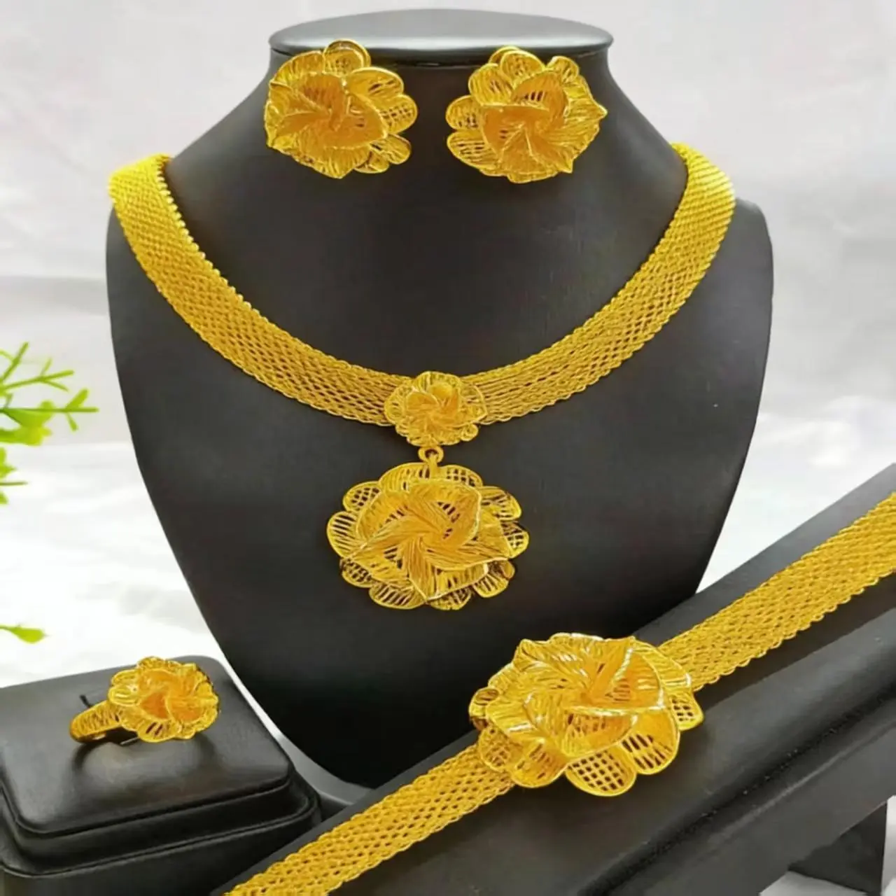 Dubai 24K Gold Color Jewelry Set For Women African Nigerian Necklace Set Earrings And Bracelets Bridal Indian Fashion