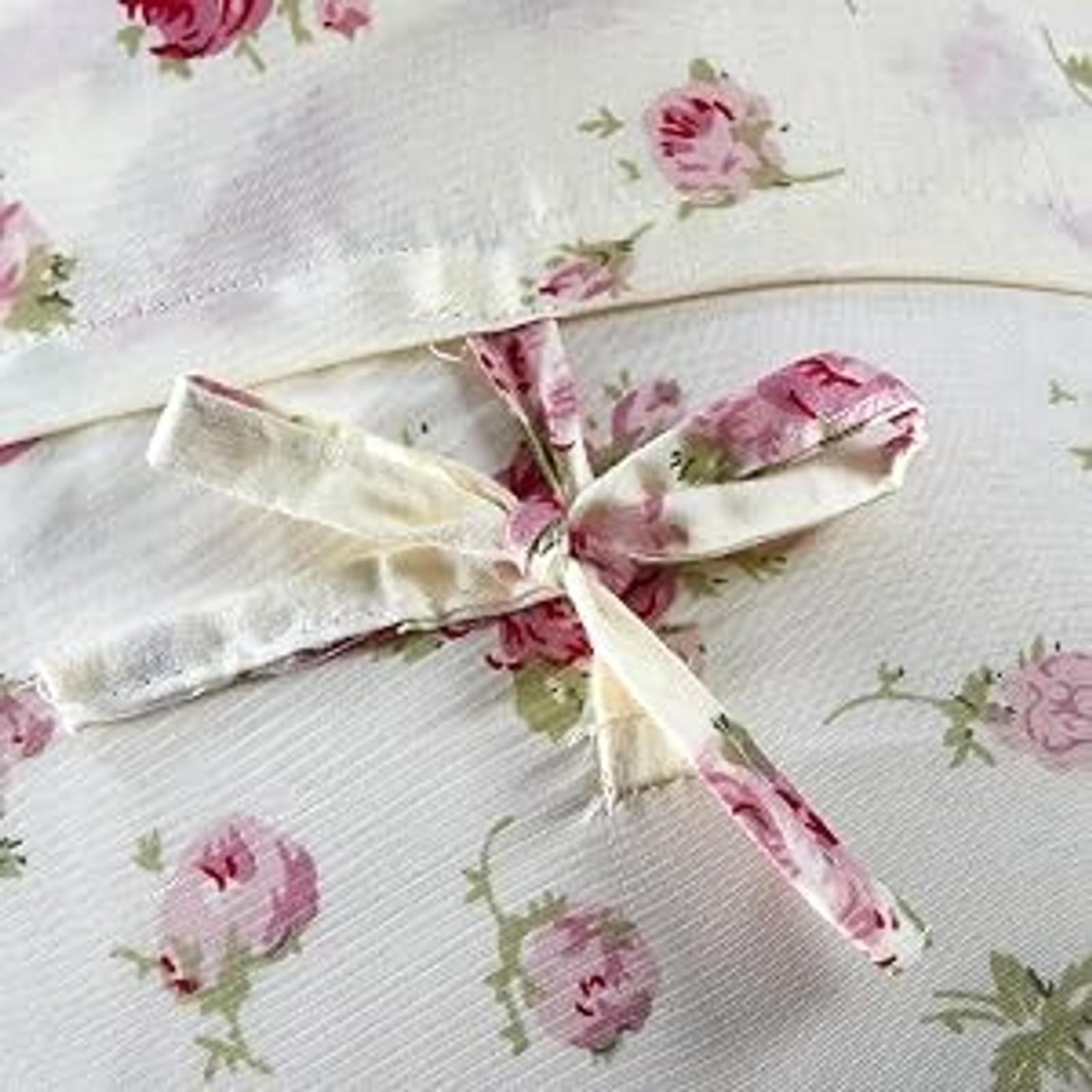 Pink & Green Roses Ruffle Pillow Shams Set, 18 x 18 Inches, Patchwork Quilted Pillow Covers with Ruffles, Washable Throw Cushion Cases for Couches and Beds, Pack of 2Gift