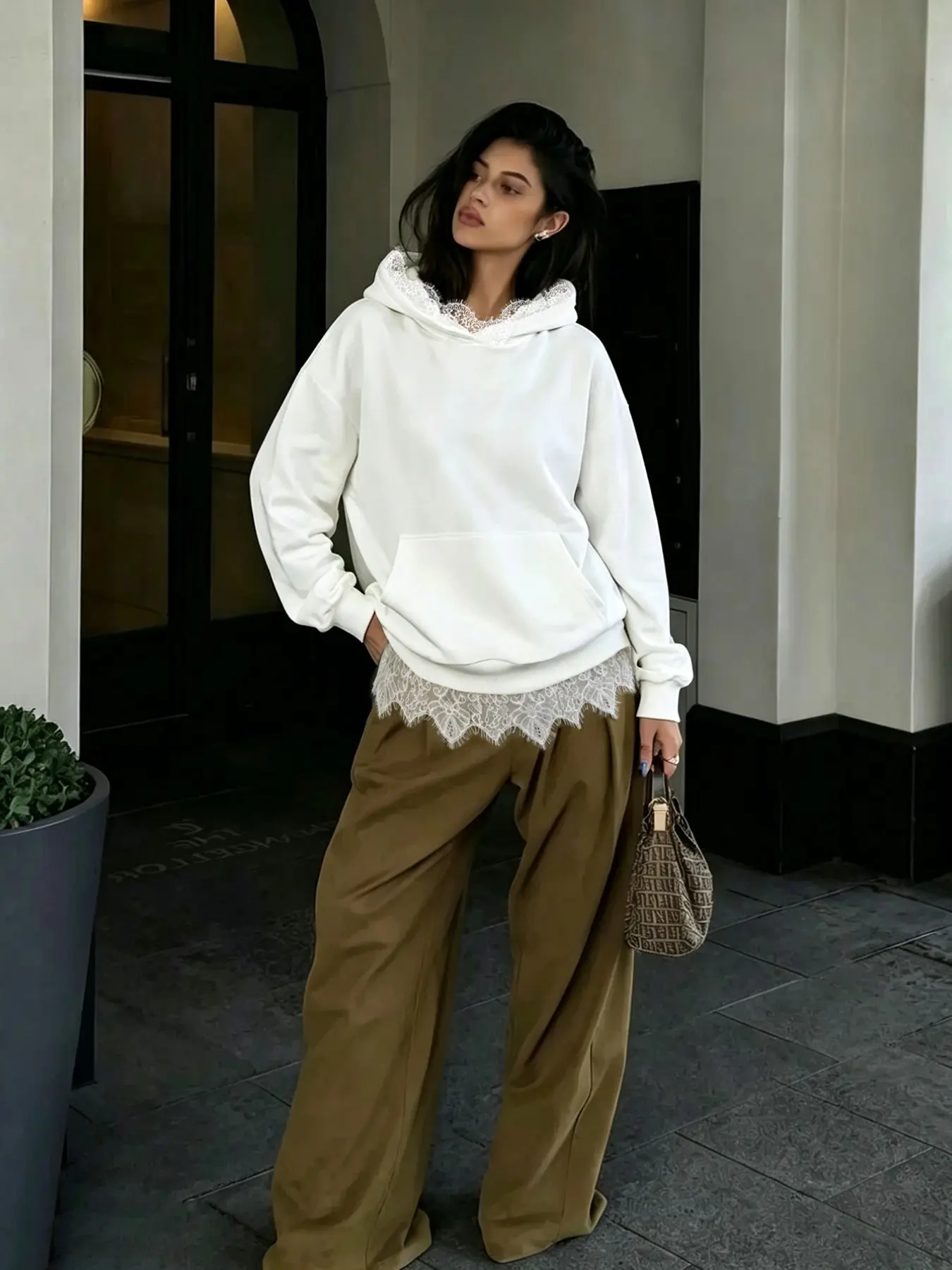 Women's Oversized, Loose-Fitting, Baggy White Hooded Sweatshirt With Lace Trim, Perfect For Casual Urban Girls, Everyday Street Style, Shopping, Or Travel.