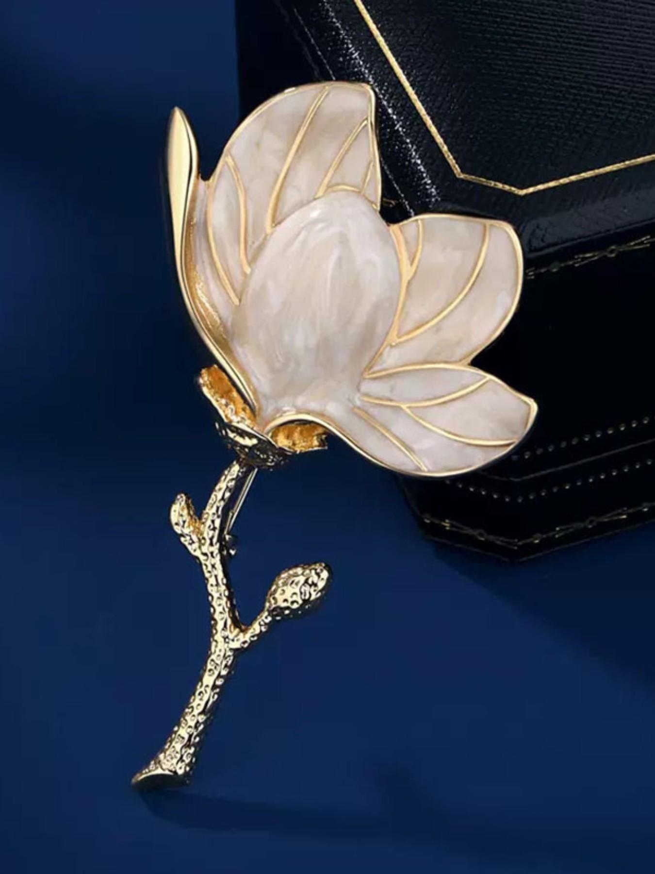 Vintage Elegant Magnolia Flower Brooch, High-End Women's Exaggerated Court Style Pin, New Fashion Chest Flower Accessory