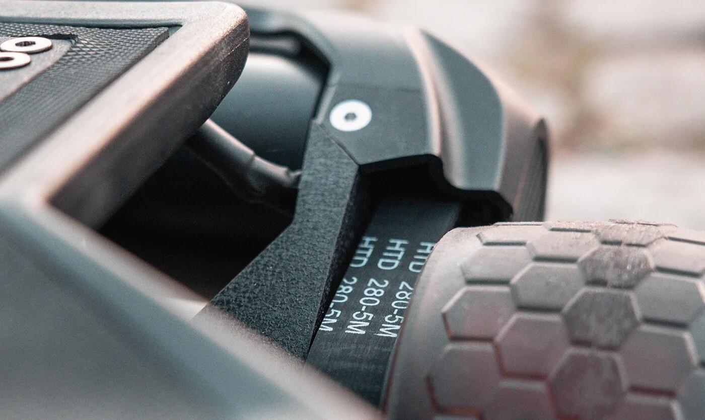 Maxfind FF BELT High Performance Electric Skateboard, Street Longboard with Remote, 3000W Hub Motors, 25 Miles Range, 28 Mph Speed, Quick Battery Swap Design