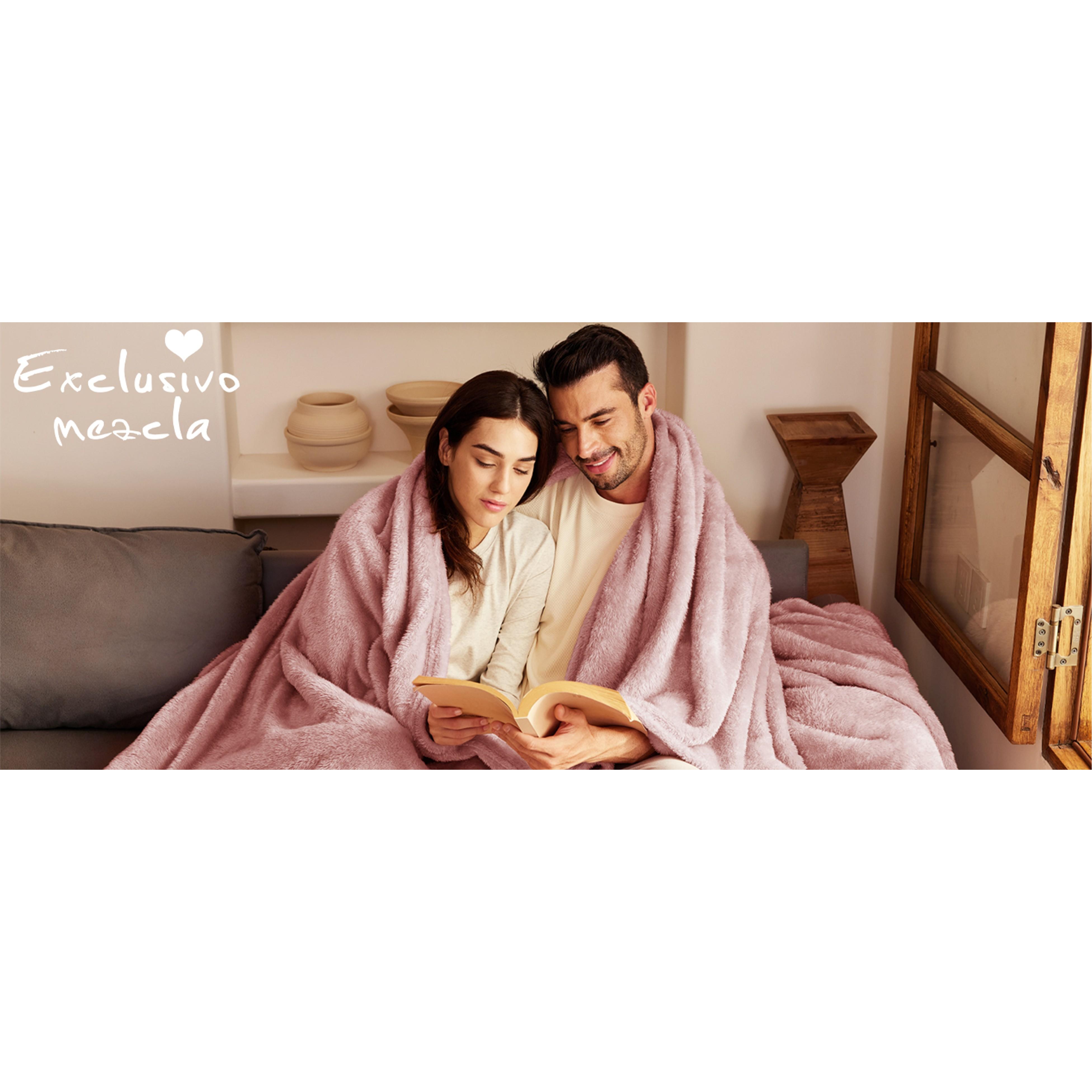 Plush Fuzzy Fleece Throw Blanket Extra Large, Super Soft, Fluffy and Warm Blankets for Couch, Bed, All Season Use (50x70 Inches, Pink)