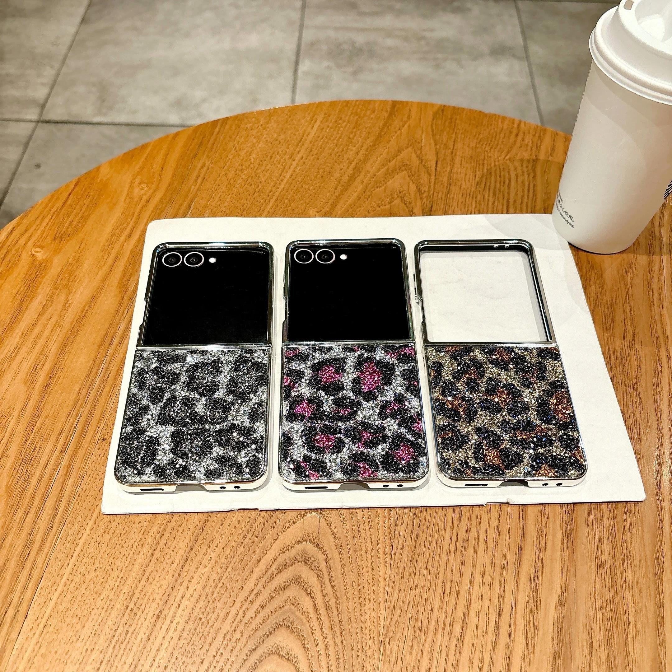 Luxury leopard pattern For Samsung Galaxy Z Flip 3 4 5 6 7 5G Unique  Diamond Glitter Phone Case Cover