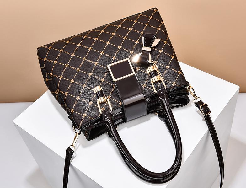 Light Gray Diamond Patterned Handbag, Black Leather Handle, Metal Square Buckle, Bow Decoration, Fashionable Commuter Women's Bag kelly Detachable Strap PU Baguette