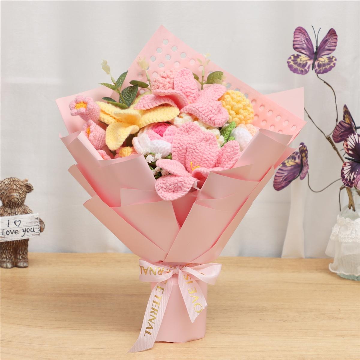 Handmade Knitted Wool Rose Tulip Bouquet, Eternal Handheld Flowers, Charming Crochet Flowers, Perfect Gift for Christmas Valentine's Day