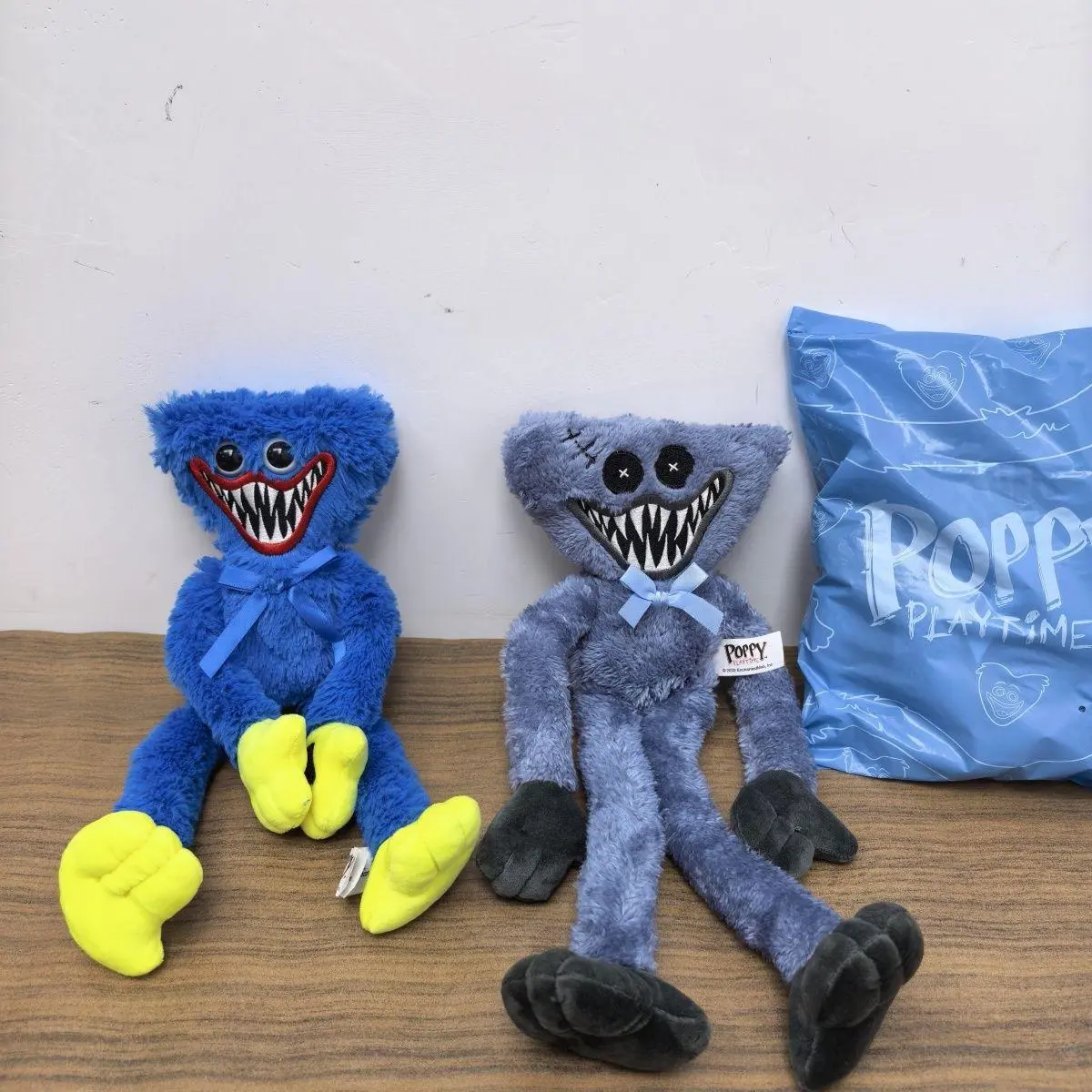 Unisex PP Fabric Horror Theme Huggy Wuggy Stuffed Doll, 35cm Poppy Playtime Collectible Toy