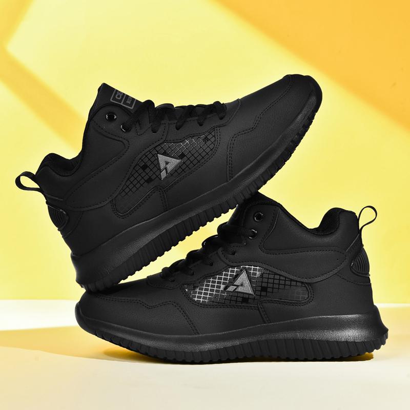 Ubetif Unisex kitchen workshoes Pu Leather Non Slip Food Service Shoes, Water & Oil Resistant, Comfortable, Lightweight Footwear for Men, Slip-on Chef Walking Shoes Work Safety Boots Black