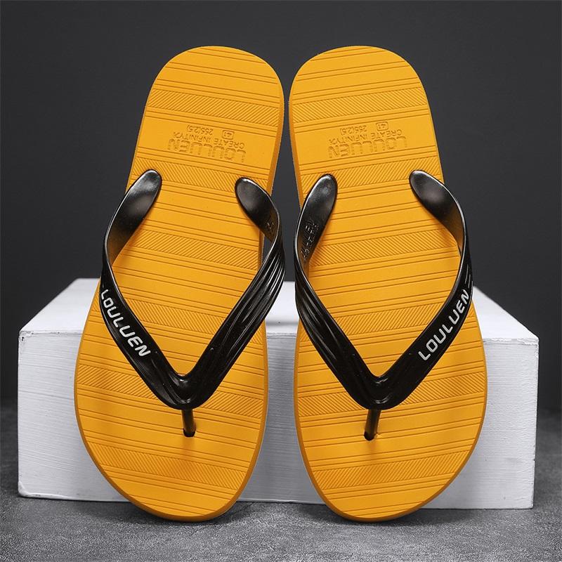 Men's Flip-Flops with Unique Texture, Comfortable Beach Sandals, Soft Non-Slip House Slippers, Lightweight for Home, Bathroom, Beach