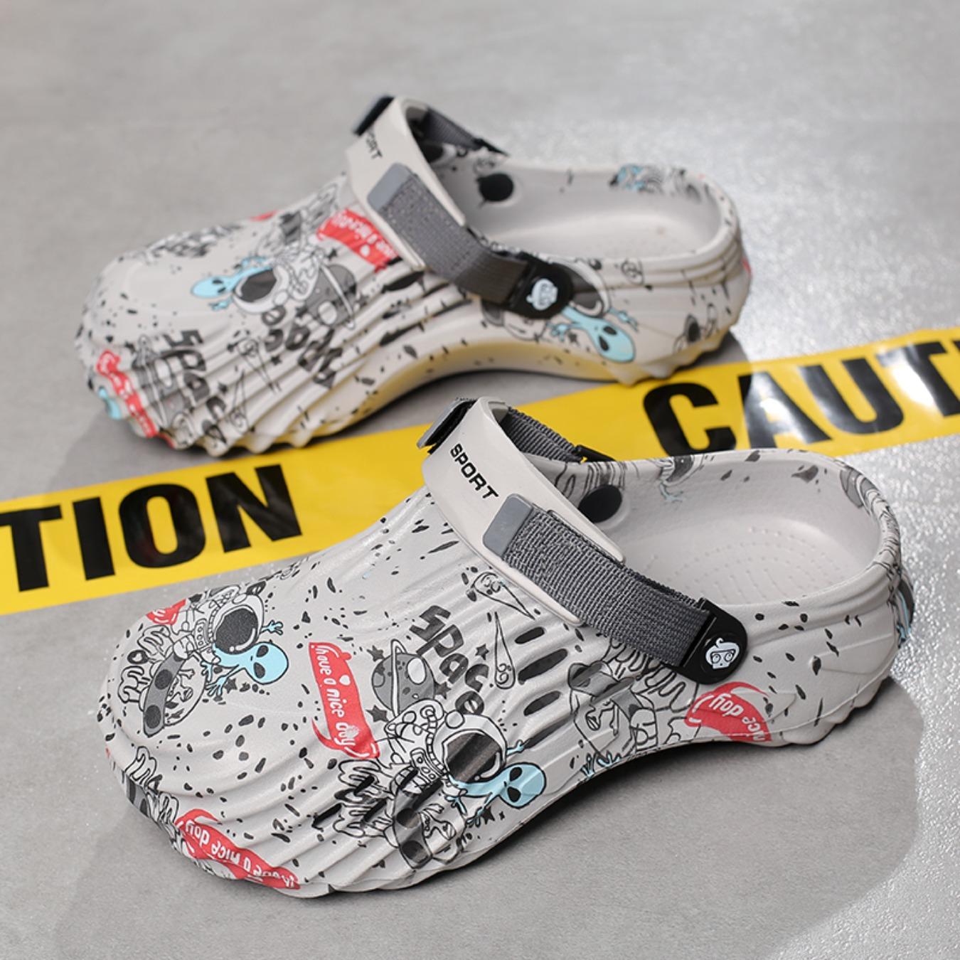 Men's Cave Shoes 2026 New Summer Outdoor Beach Shoes Sports Baotou Slippers Soft Sole Comfortable Wade Sandals