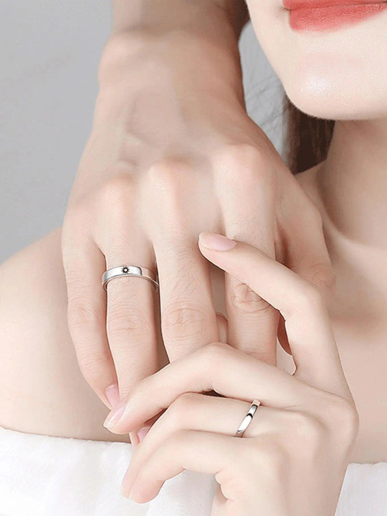 Unique Sun and Moon Couple Rings — Symbolizing a Lifetime of Togetherness. Ideal for Engagements, Christmas, Valentine's Day, Mother's Day, and Anniversaries. Adjustable Open-Band Design. The Perfect Gift for Lovers, Suitable for Both Men and Women.