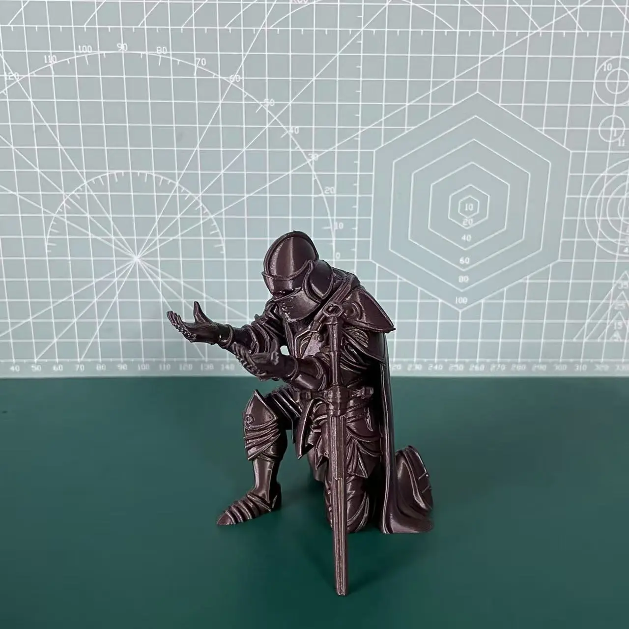 3D Printed Samurai Pen Holder, Office Desk Organizer, Medieval Knight Style, Creative Gift, Handcrafted Desktop Decor, Practical and Stylish