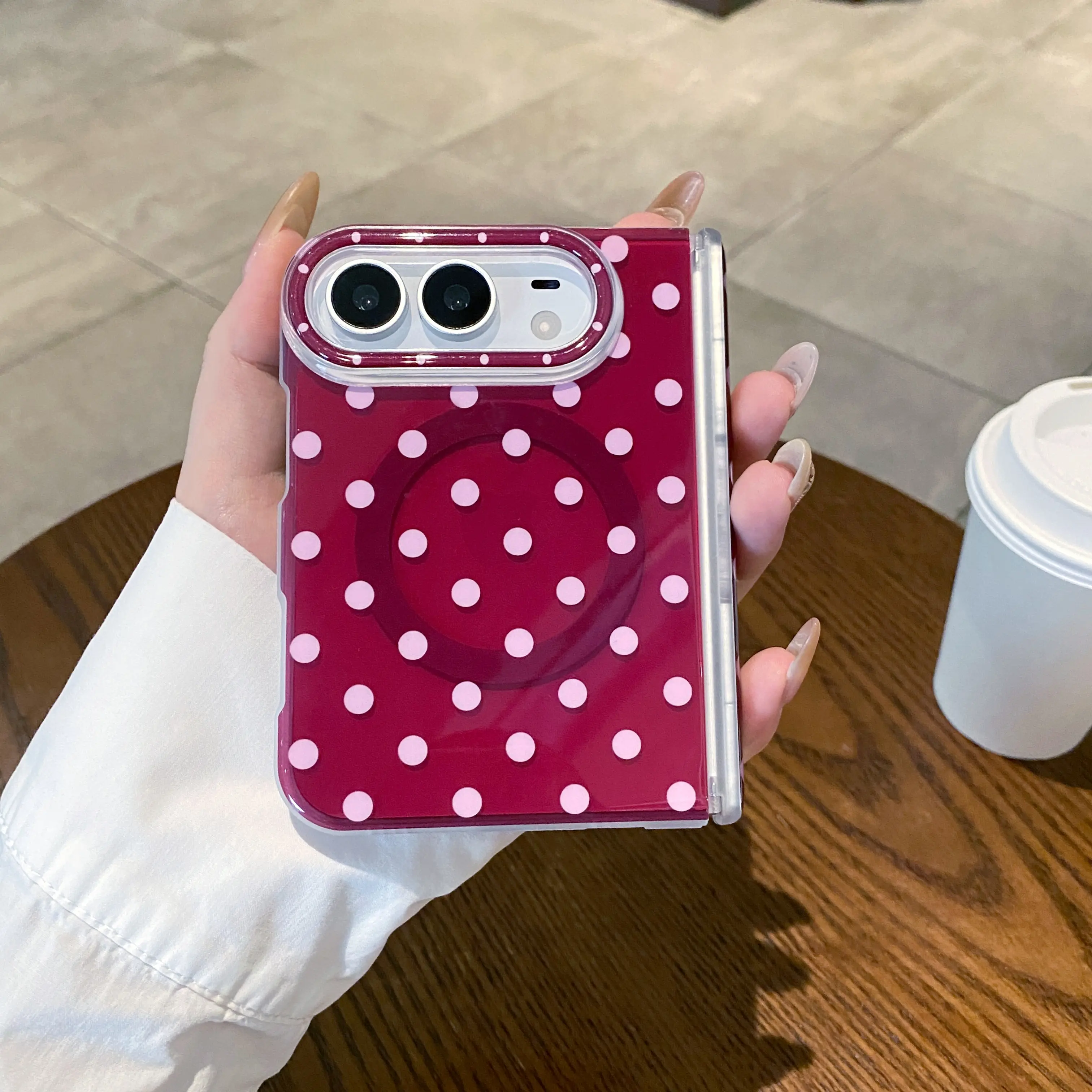 Exquisite polka dot magnetic folding phone protective case, high-definition bright surface with precise hole positioning, all-round protection, lightweight and easy to carry, suitable for iPhone Duo multi-color optional phone accessories