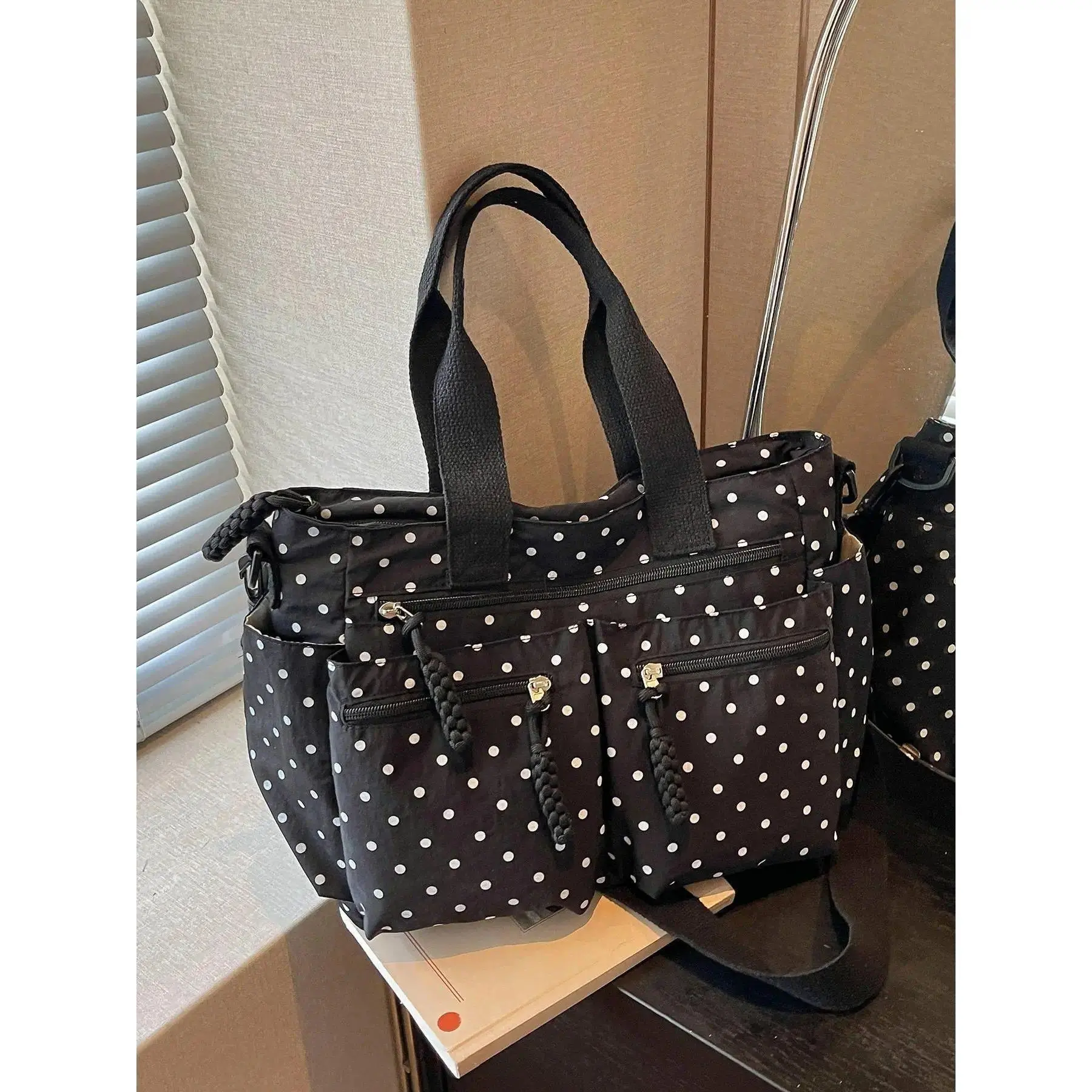 Women Casual Solid Color Zipper Crossbody Tote Bag, Large Capacity Multi-Pocket Shoulder Handbag, Y2K Minimalist Commuter Shopper Purse for Work School Travel