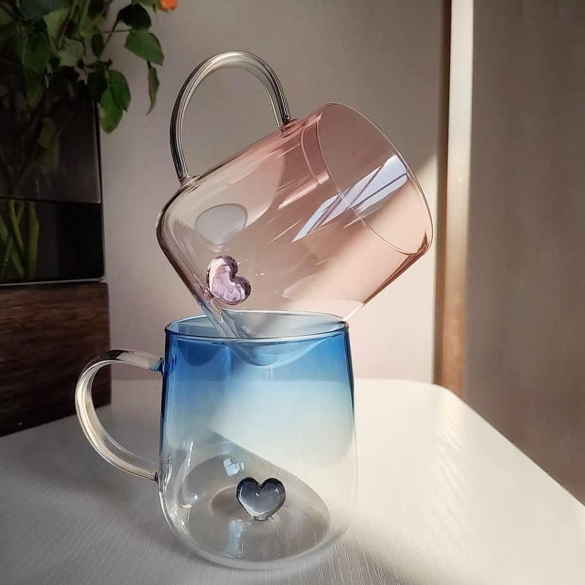 2 Pack gradient high Borosilicate Glass Cups, Transparent Coffee Cups, Coffee Mugs, Modern Glass Mug, Reusable Water Cups, 3D Heart Hand-Holding Cups, Aesthetic Tea Cups, for Coffee, Juice, Milk, Water, Mother's Day Gift