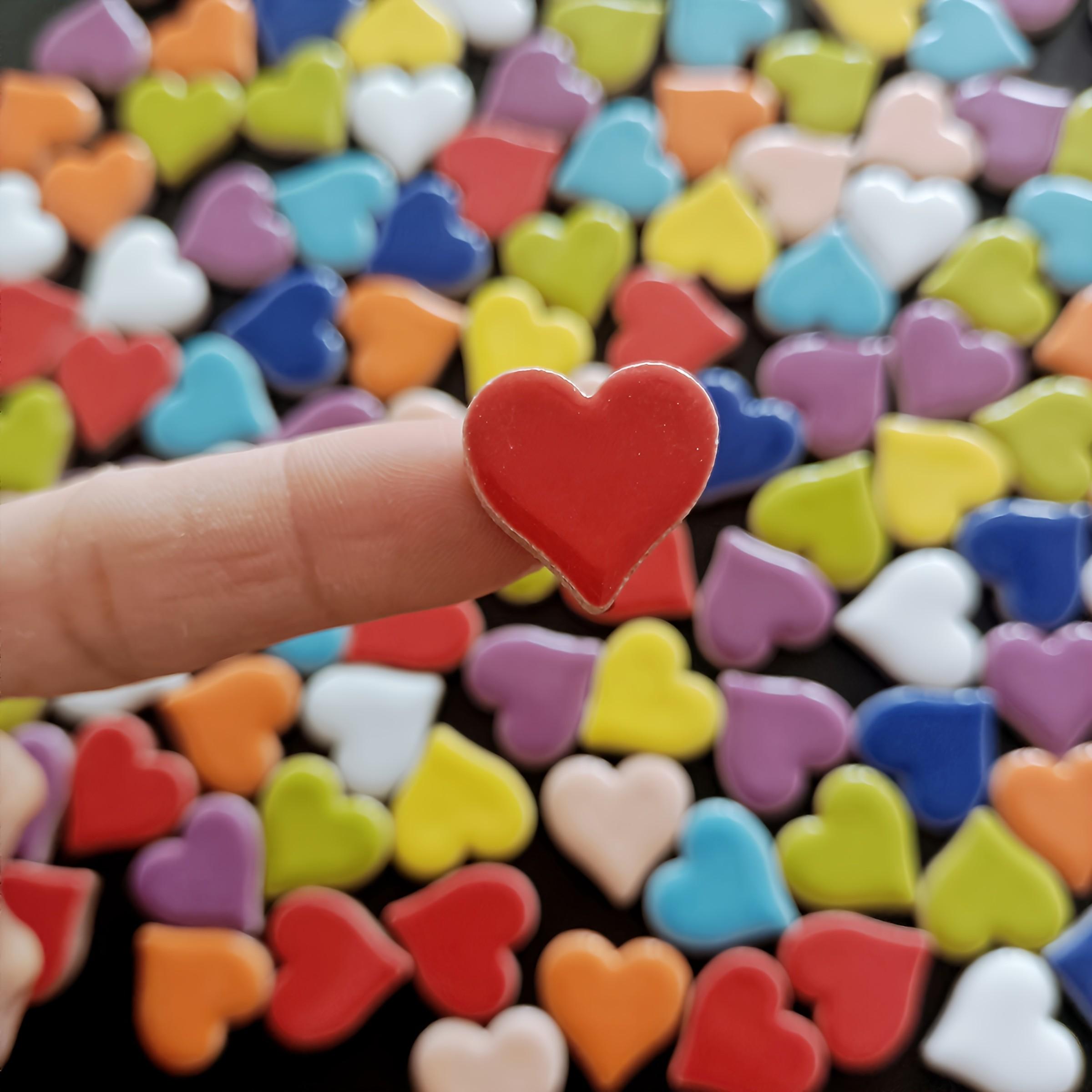 40pcs Heart Shape DIY Mosaic Kit, Perfect for Christmas Crafts, Unique Door Frame Wall Art, Staircase Decor, Garden Decoration