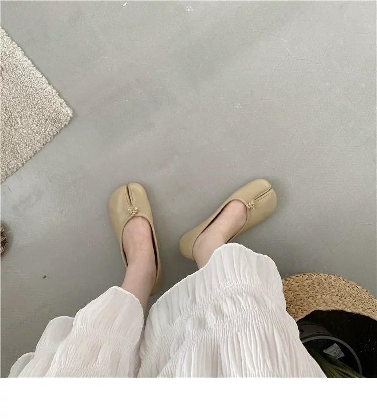 Comfortable Women’s Tabi Split Toe Ballet Flats Slip On Loafers Houndstooth and Solid Colors for Casual Daily Wear