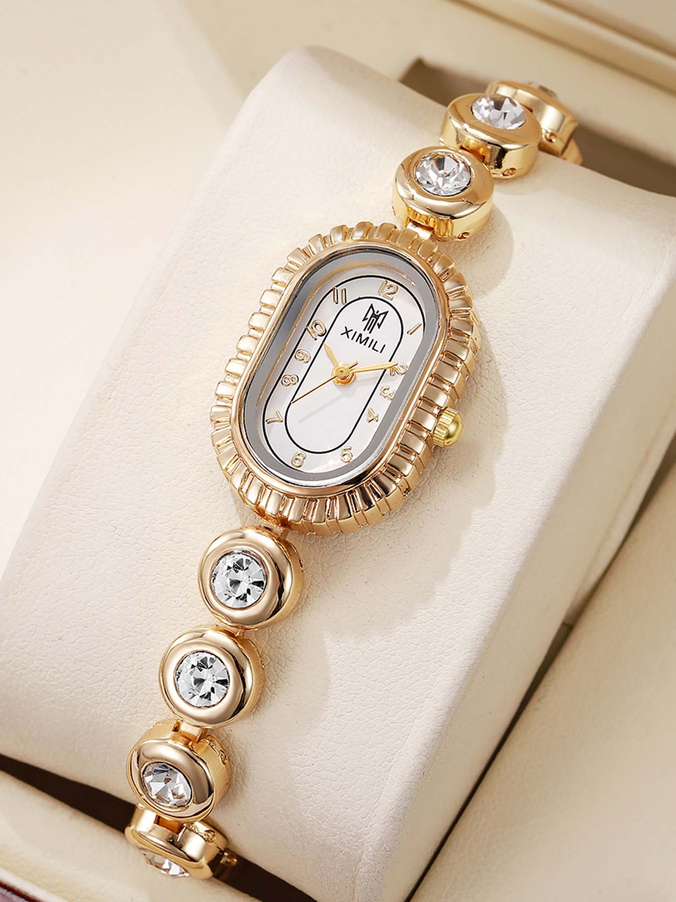 Uncommon minimalist oval small watch face delicate ladies' bracelet watch