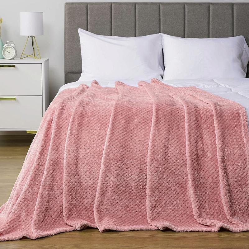 Fuzzy Fleece Throw Blanket for Couch， Fluffy Warm Soft Jacquard Blankets for All Season，Soft Luxurious for Bed, Soft Fleece Throws for Sofa Chair，Cozy Warm Lightweight All Season Blanket Throw