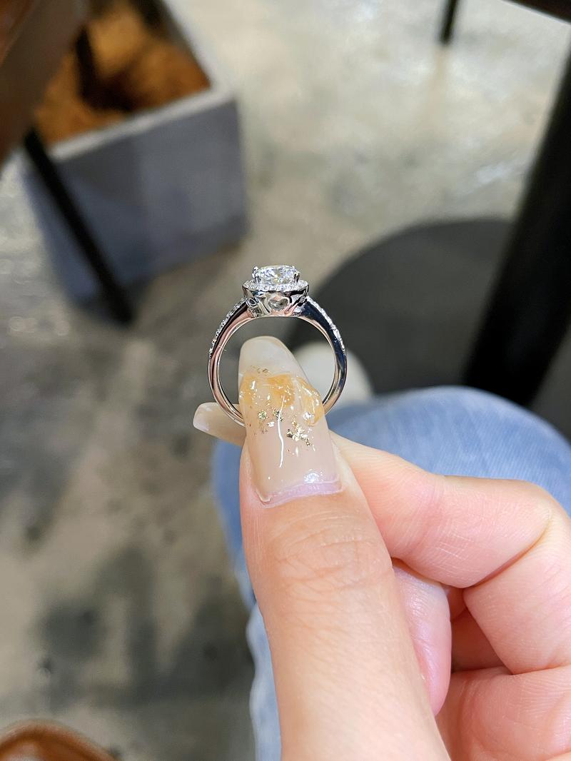 【#14 Classic】Round Halo Synthetic Moissanite Ring in 925 Sterling Silver for Women 0.5-2carat D Color VVS1 Clarity Synthetic Moissanite Size 4.75-9 gift