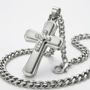 Stainless Steel Cross Pendant Necklace, Iced Out Cuban Link Chain for Men, Hip-Hop Statement Jewelry