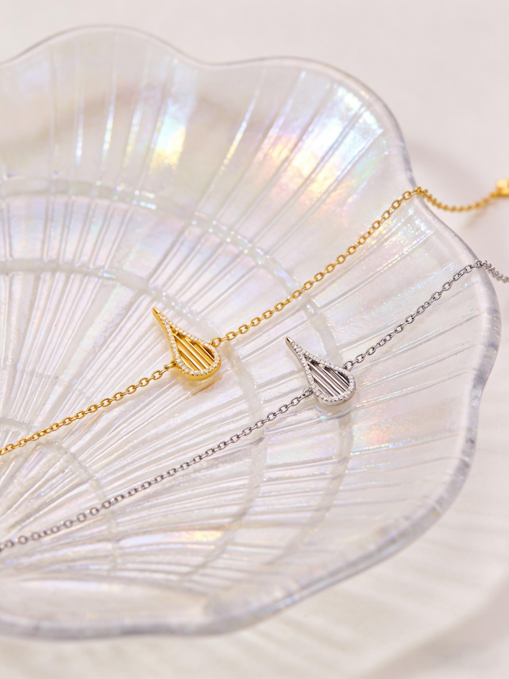 Luxury Minimalist 18K Gold Plated Teardrop Bracelet, Dainty Adjustable Chain For Women, Perfect Daily Office & Bestie Gift