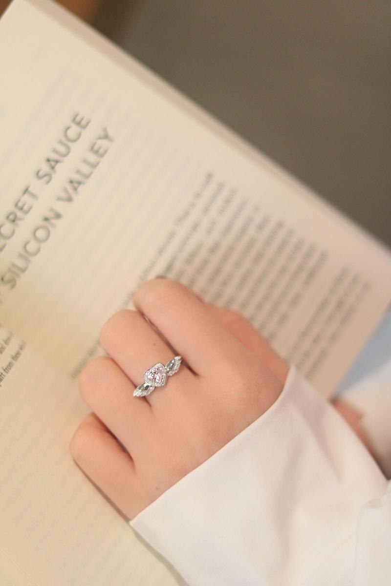 【#283 Flying Heart】0.5Carat Clear/Sakura Pink Heart Synthetic Moissanite Ring in 925 Sterling Silver Gift for her Birthday Mother's Day