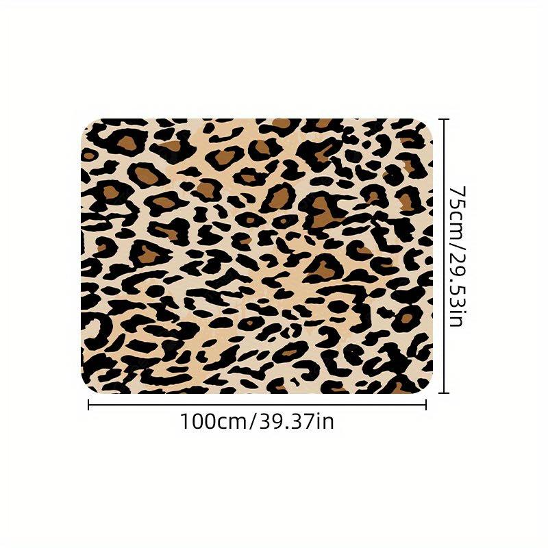 1 piece leopard print pattern car trunk pad, anti-fouling, wear-resistant and easy to clean, multi-functional non-slip trunk pad, suitable for a variety of models, enhance fashion sense