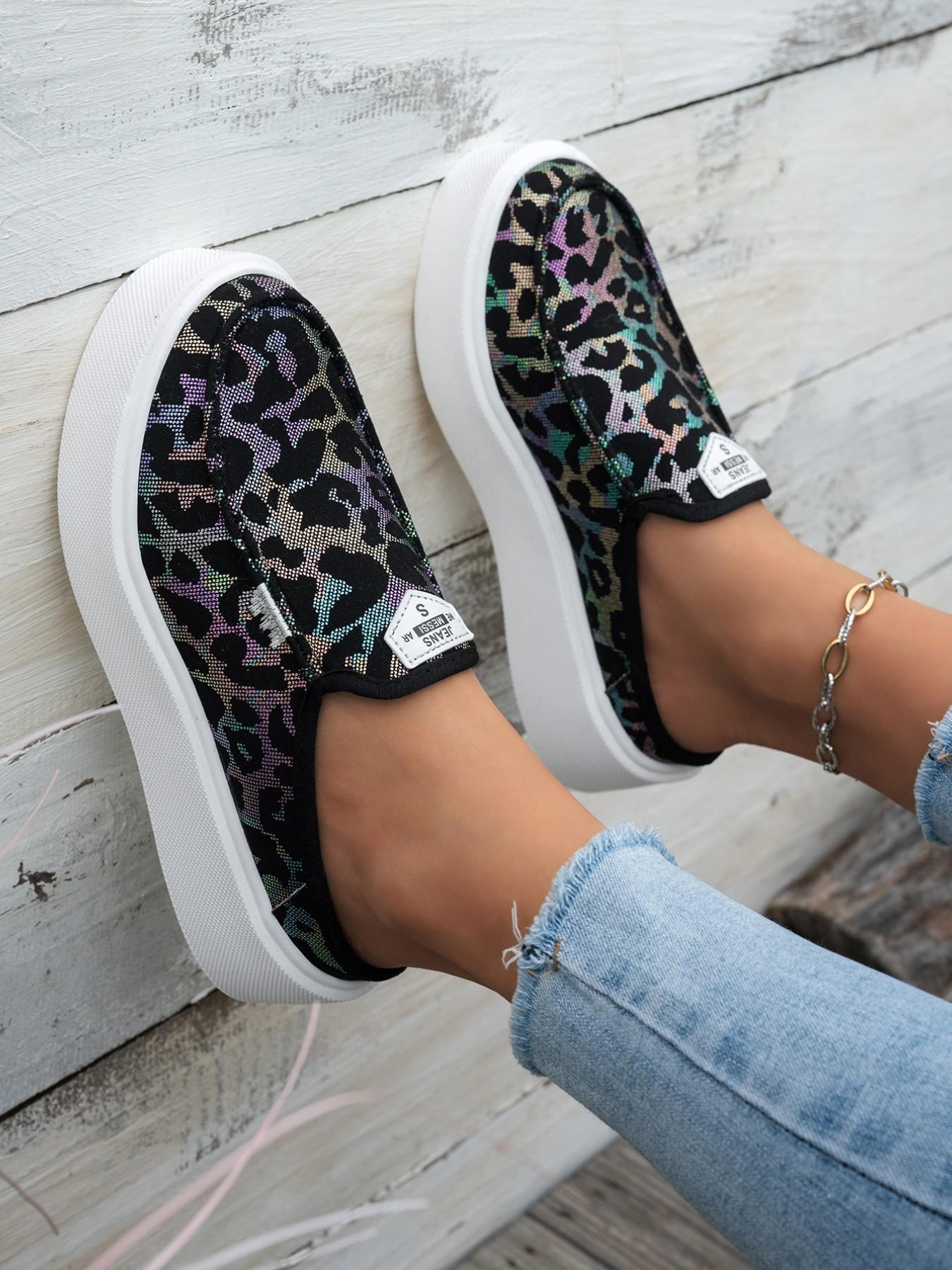 2026 Women’s new styles: brown, black, gray, green. pink, leopard print. colorful. milk-colored. black and white. thick-soled mules. large size, comfortable, casual, slip-on design. suitable for school/vacation.