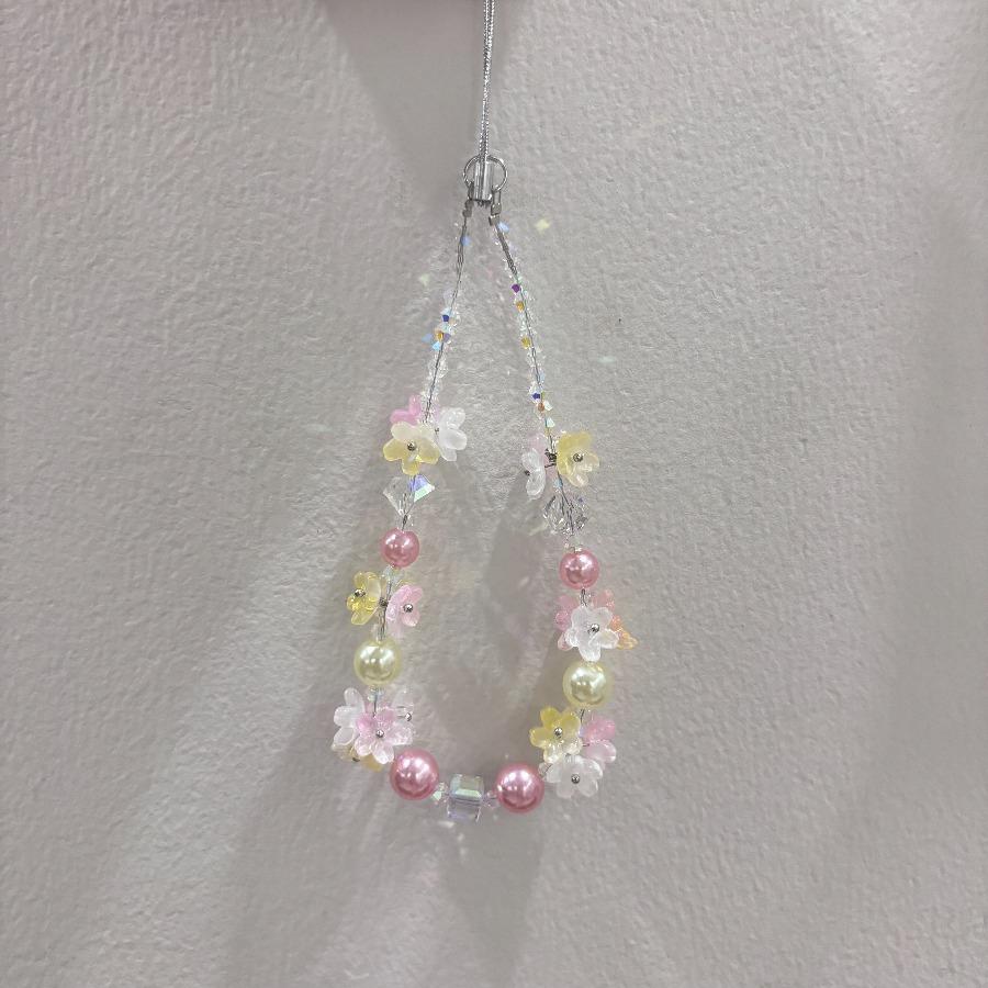 Dopamine Floral Phone Chain, Ins Style Phone Lanyard, New Design CCD Camera Strap, Short Style, Internet-Famous Exquisite Pendant, High-End Handmade Beaded Chain, Creative and Unique Chain, Versatile Pendant