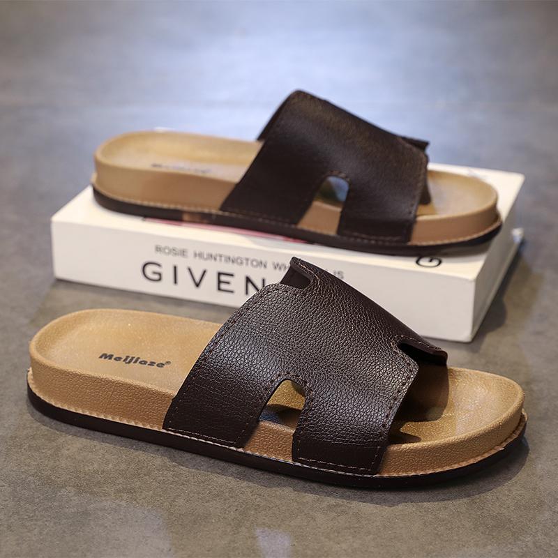 These Stylish Open-toe Slippers Are Perfect for Both Home and Outdoor Use. a New Spring/summer 2026 Men's Style, Plus-size, Lightweight, Non-slip, and Comfortable Sandals Ideal for Everyday Outings and Beach Activities.