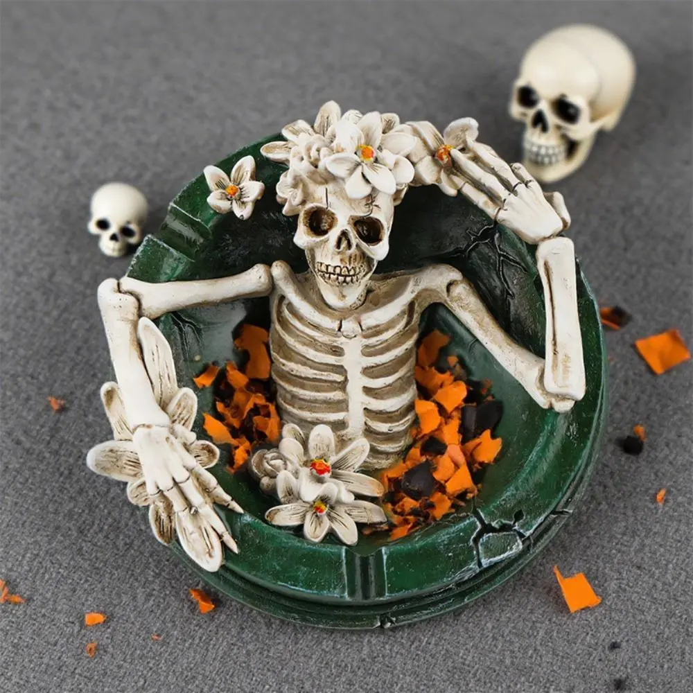 1pc Gothic Round Skeleton Ashtray - Durable Resin Skull Decor with Realistic Bone Detailing, Compact Halloween Home Decor for Indoor/Outdoor Use, Unique Gift for Gothic Enthusiasts, Goth Accessories, Spooky Decor, Lifelike Skeleton Design
