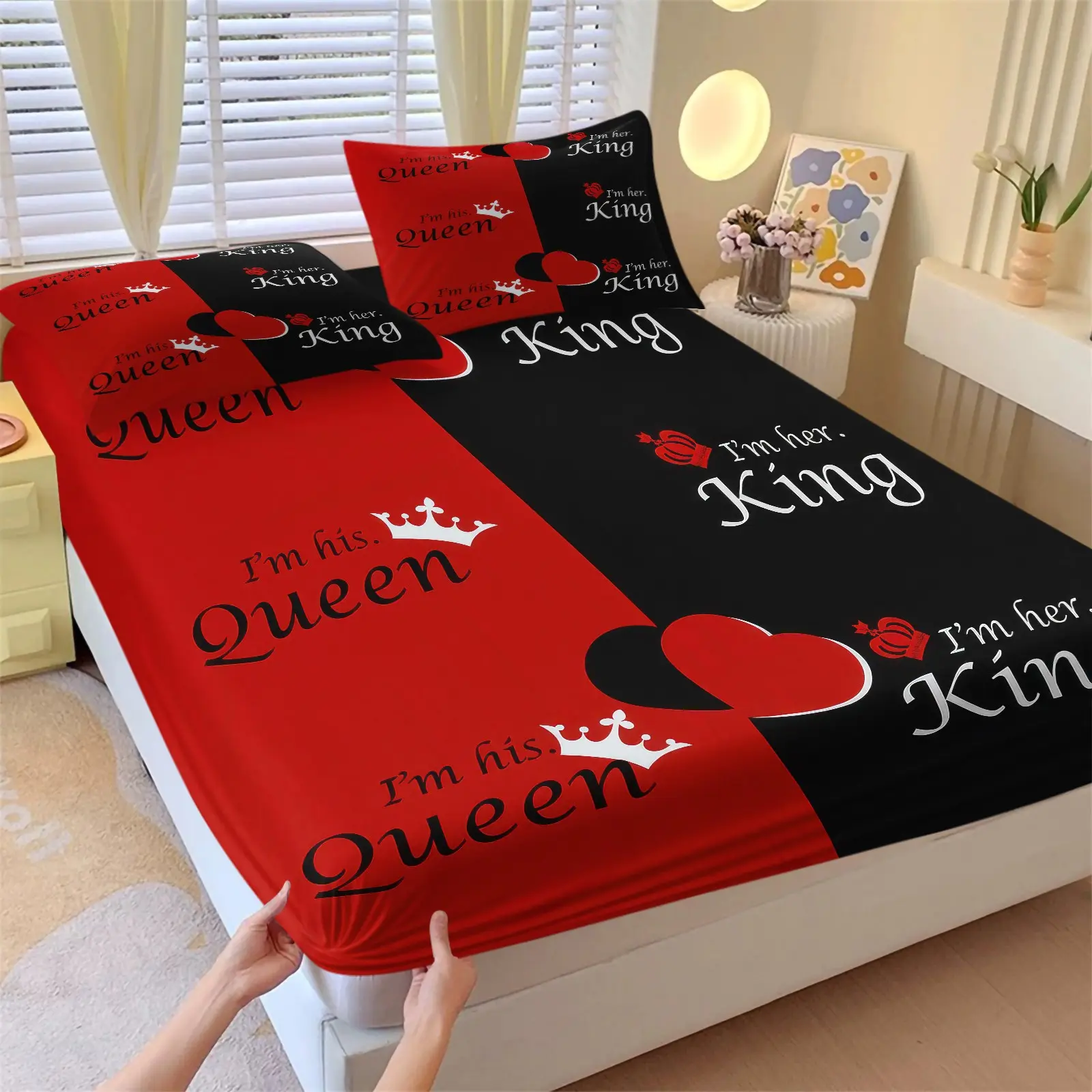 Red and Black King&Queen Couple Crown Fitted Sheet Set, 1 Bed Sheet & 2 Pillowcases, Classic Color Block Heart Design, Soft Breathable Non-Slip, Ideal for Wedding Room Couple's Bedroom Theme Hotel Decor
