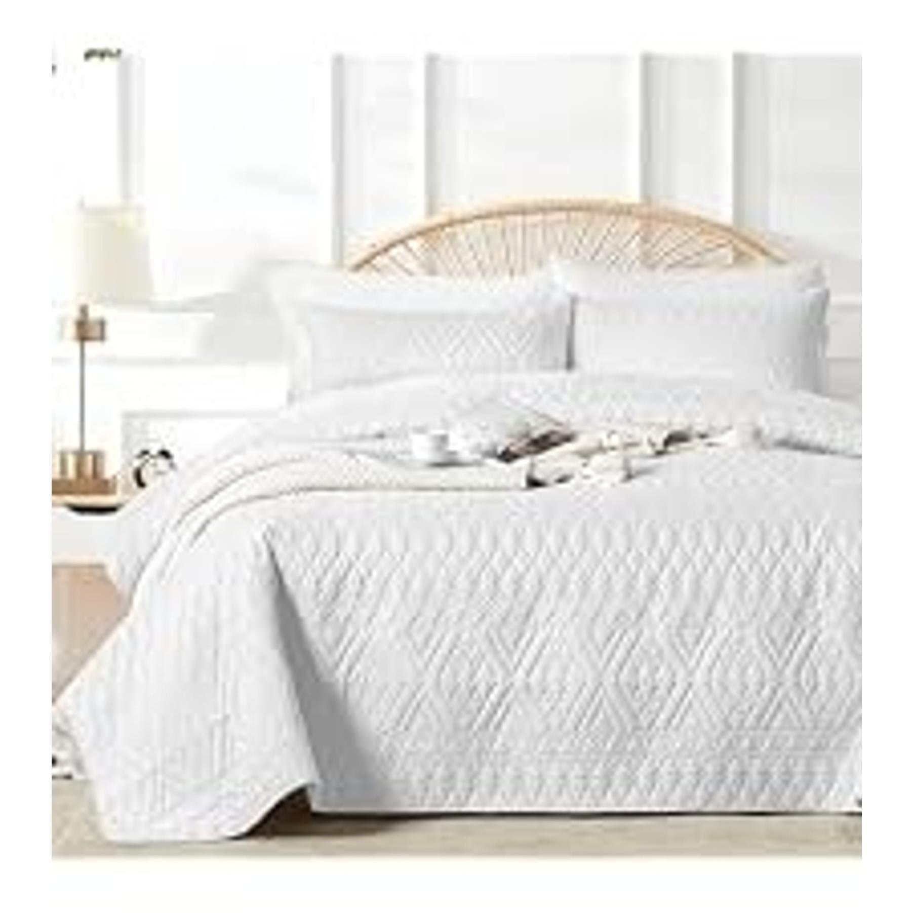 Quilts Queen Size,Sage Green Ultrasonic Full/Queen Quilt Set,Lightweight Soft Bedspread Coverlet,Modern Style Coin Pattern Bed Cover for All Seasons,3 Piece(1 Quilt,2 Pillow Shams)