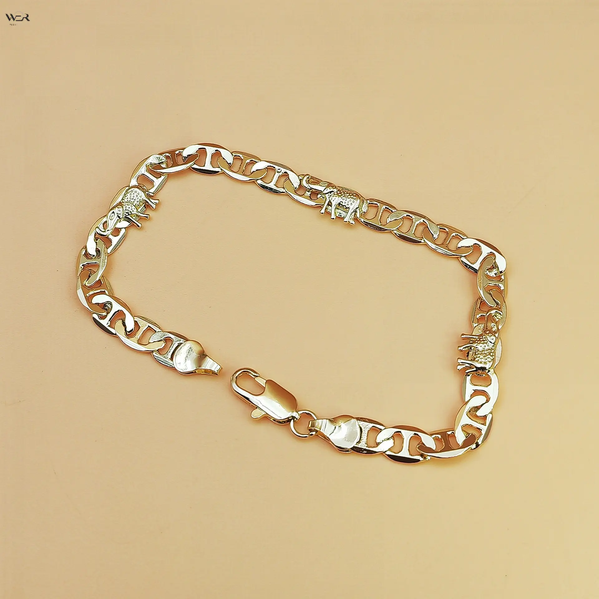 Silver Tone Mariner Chain Elephant Charm Bracelet, Flat Figaro Link Lucky Elephant Wrist Bracelet for Women Men Daily Fashion Jewelry Gift