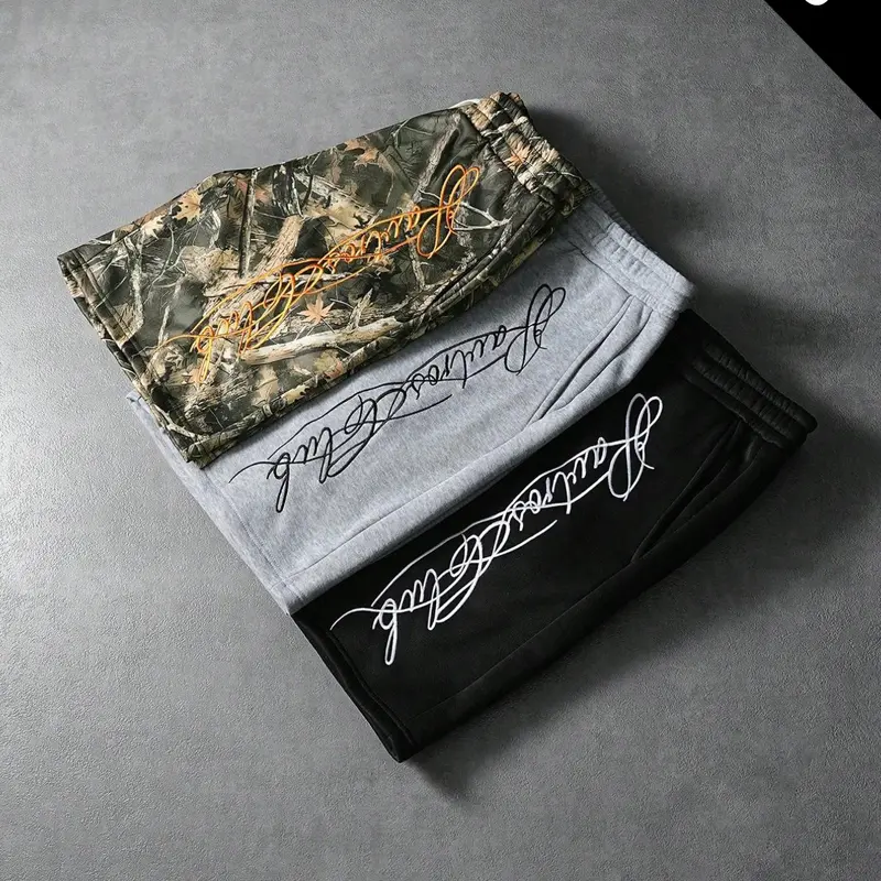 Men's Camouflage Embroidered Gym Shorts, American High Street Signature Drawstring Waist, Casual Five-Quarter Pants, Trendy Style, Athleisure Street Shorts