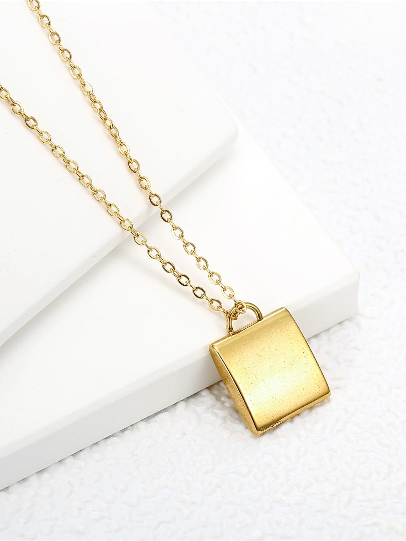 Retro Crescent Square Brand Necklace Made of Stainless Steel That Does Not Fade, Exuding A Sense of Luxury, Light Luxury, Niche Accessories, Versatile for Daily Use