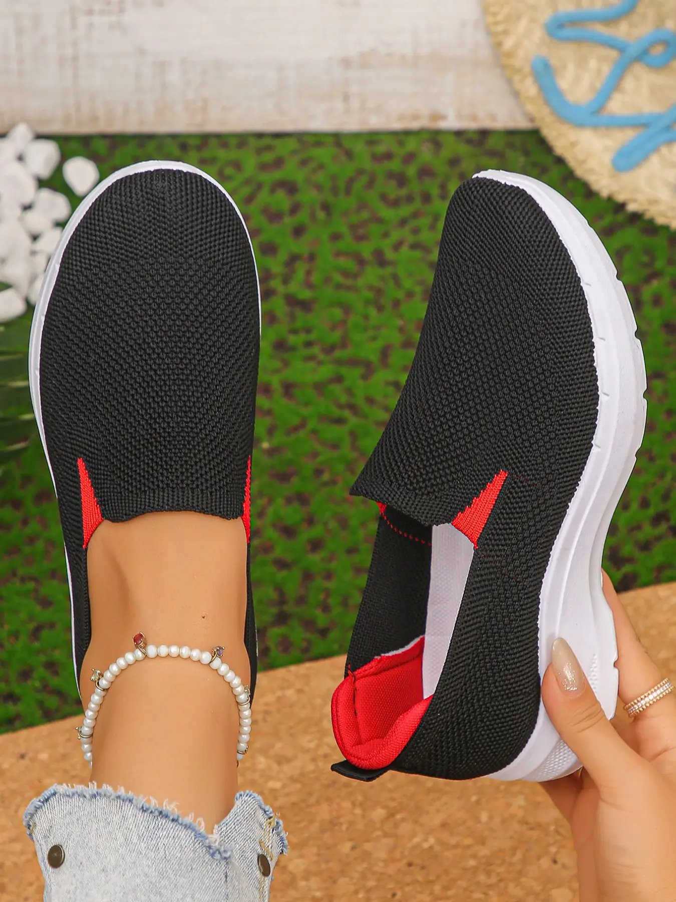 Women's Flyknit Mesh Slip-On Casual Shoes, Thick Sole Lightweight Comfortable Footwear, Breathable Soft Bottom Walking Shoes for Middle Aged Women