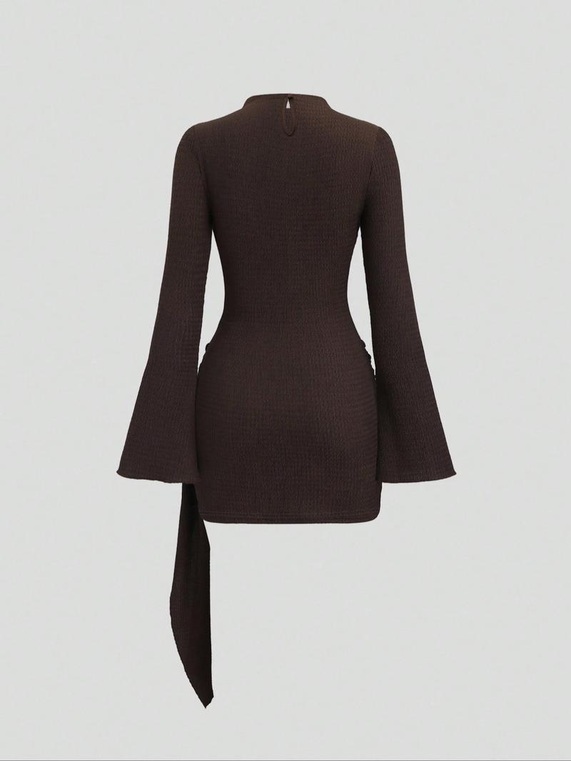 Women's stand-up collar, fitted waist, minimalist flared sleeves, metal buckle slim-fit midi dress, perfect for parties.