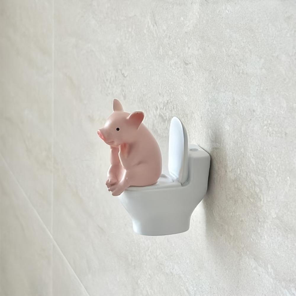 Pig Ornament Sitting on Toilet - Bathroom Decoration, Can Be Placed on Desktop or Wall-Mounted, Suitable for Display at Home, Office Desk and Living Room, Home Decoration, Bathroom Accessories, Bathroom Decor, Statue Ornament