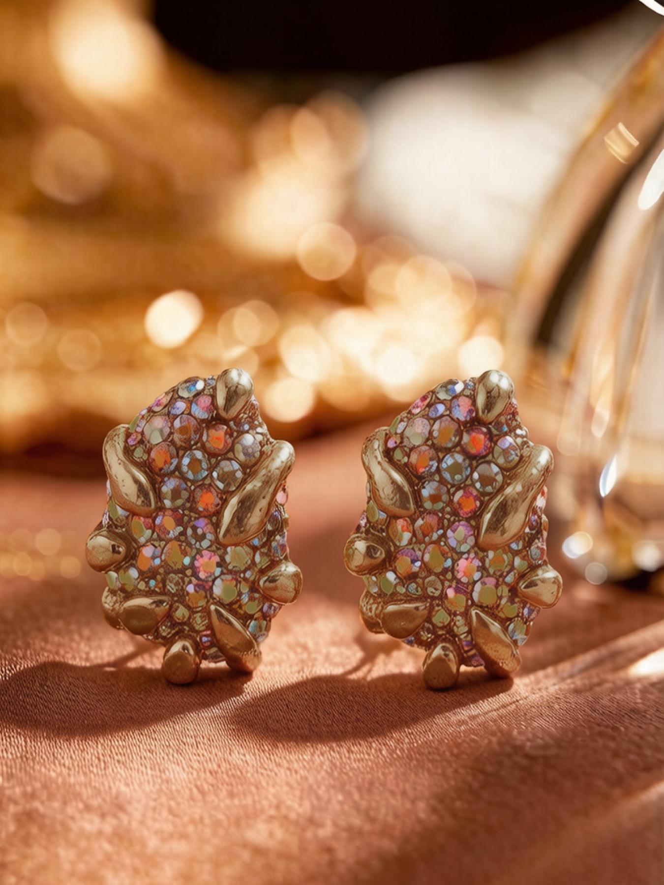 1 pair of retro and fashionable geometric earrings, suitable for daily commuting, vacation and dating, and also a surprising and exquisite small gift.