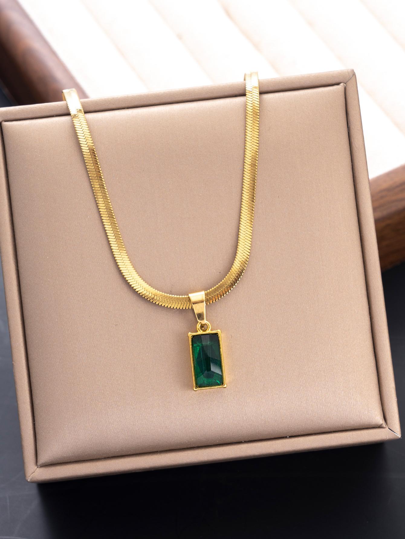 Unique Design Snake Chain Necklace Set, Geometric Luxury Emerald Stone Pendant, Elegant Jewelry Gift Idea, Perfect for Special Occasions