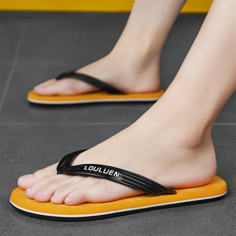 Men's Flip-Flops with Unique Texture, Comfortable Beach Sandals, Soft Non-Slip House Slippers, Lightweight for Home, Bathroom, Beach