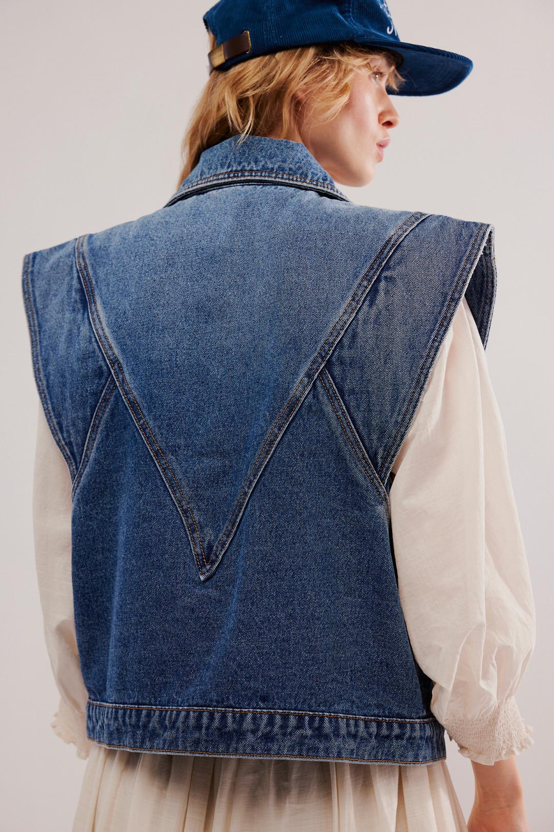 Elengatine Bohemian Style Vintage Cool Denim Vest for Lady Minimalist Rounded Collar Wide Shoulders Slit Pockets Button-front Closure Basic Casual Fitted Denim Jacket Coat Women's Chic Winter Wear