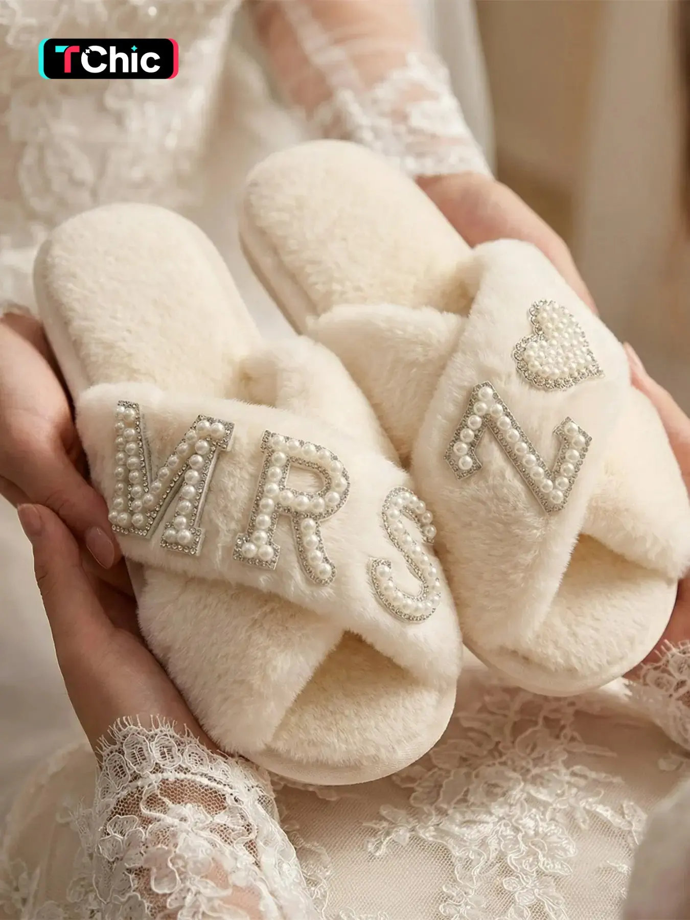 Ivory Cross Band Fuzzy Bride Women's Slippers, Pearl Rhinestone MRS Z Letter & Pearl Heart Open Toe Plush House Slides, Soft Warm Non-Slip Quiet Indoor Footwear, Match Wedding Morning Robe, Elegant Bridal Shower Honeymoon Gift, Cozy House Slippers