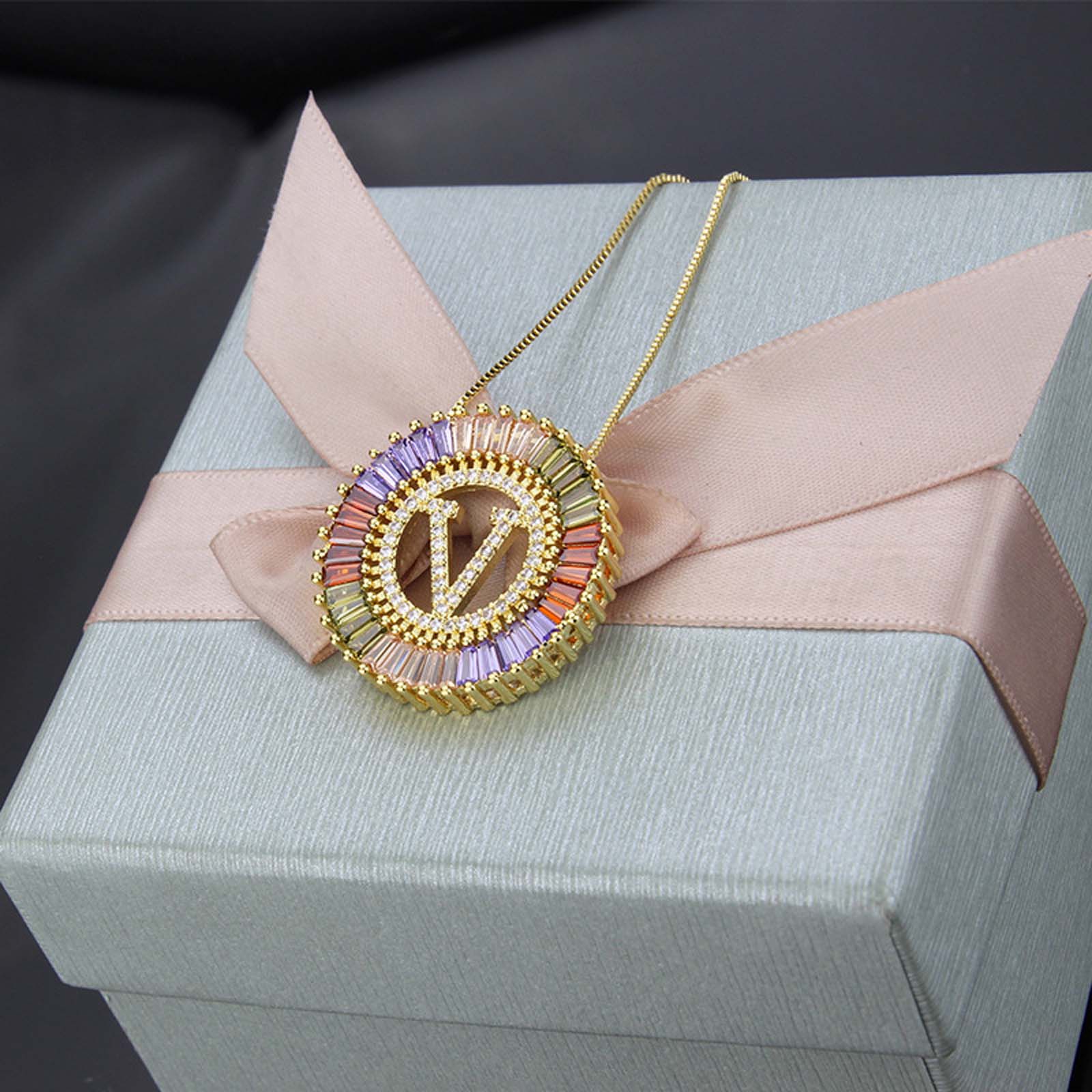 Colored zircon letter necklace round hollow pendant 26 English letters clavicle chain men and women can be anniversary gifts name initials