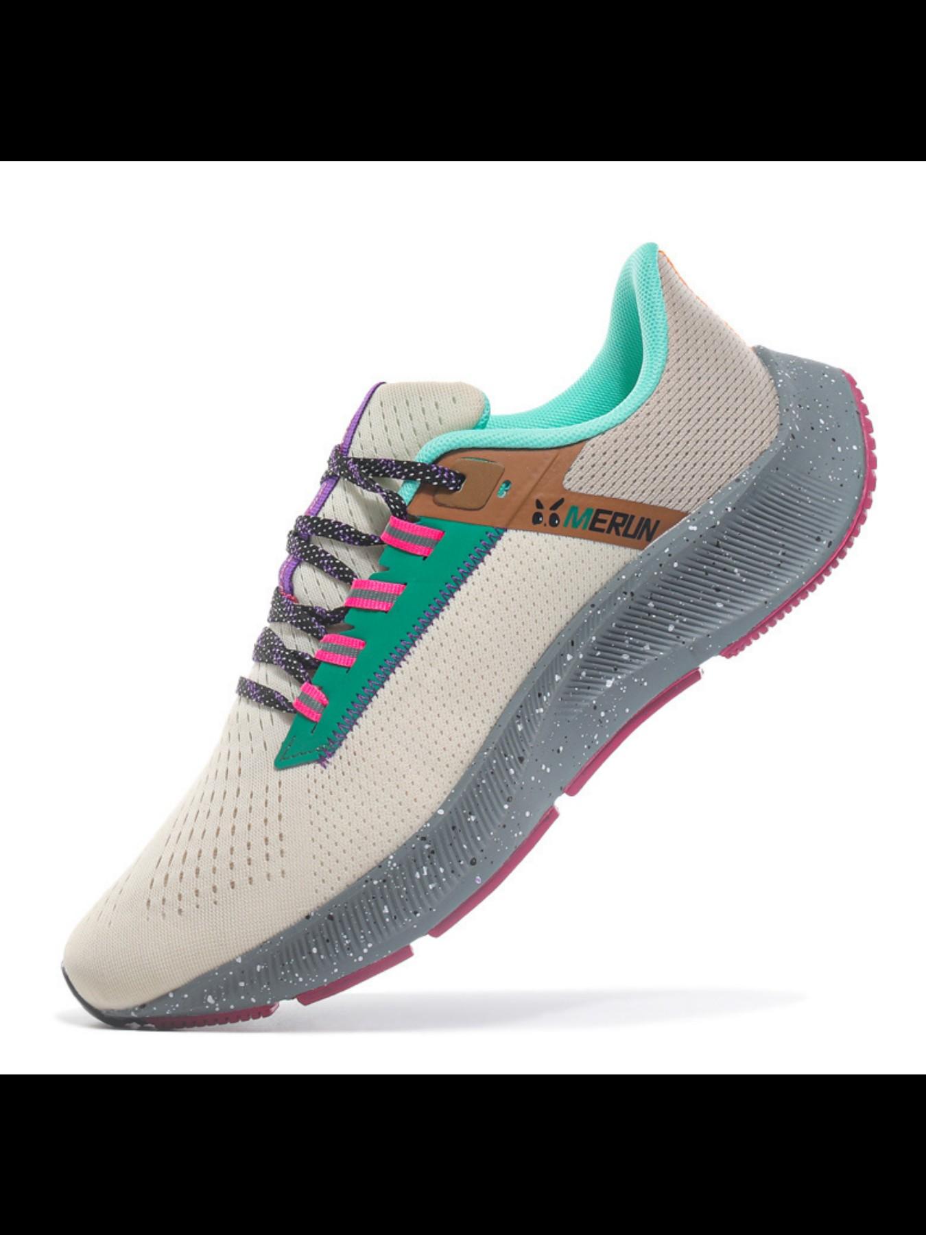 Meng Run Flying Horse Seamless Mesh Running Shoes, Lightweight Design, Sporty Style, Breathable Knit Upper, All-Season Sneakers