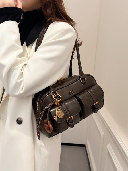 Fashionable and casual Boston bag, stylish bowling bag, retro soft leather shoulder handbag, simple and niche shoulder underarm bag, Flap Shoulder Bag, suitable for daily use and other scenarios.