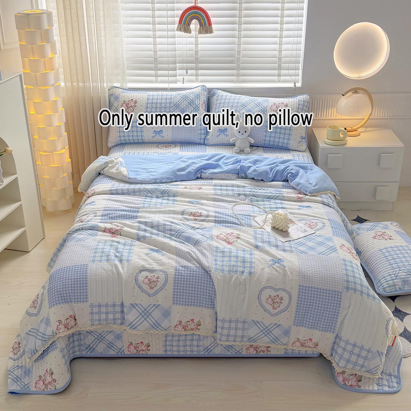 Lace-trimmed blue plaid heart-shaped rose summer quilt, ultra-soft skin-friendly air conditioning quilt and summer cooling blanket, suitable for summer bedrooms, offices, beds, living rooms, and home leisure use