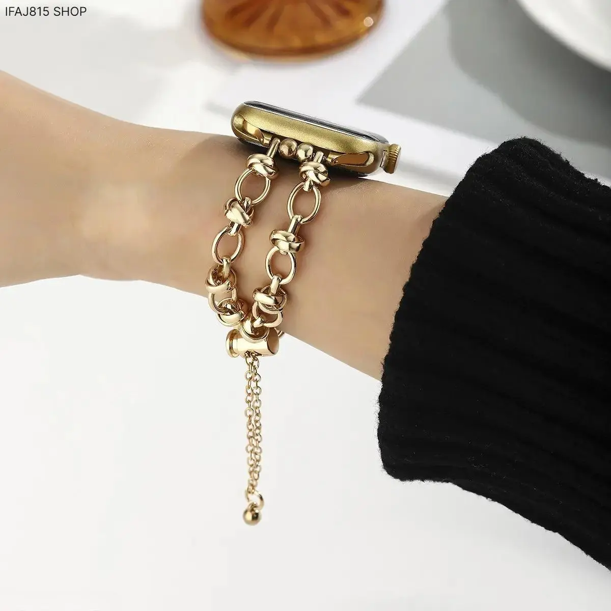 Gold Stainless Steel Chain Watch Band for Apple Watch Ultra / Series 9 8 7 6 SE, Luxury Fashion Metal Bracelet Strap, Elegant Adjustable Wristband for Women, Daily Wear, Office, Party and Gift
