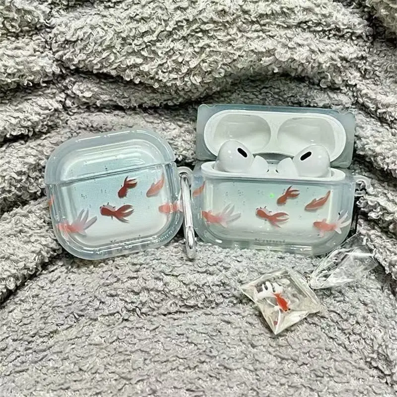Cute Goldfish Pattern Clear Protective Earphone Case with Resin Fish Pendant, Shockproof Transparent Shell Compatible with AirPods 3, AirPods 4 & AirPods Pro 2, Blended Blue Goldfish + Pendant